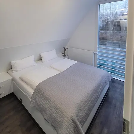Schwimmendes Ferienhaus Sky 15